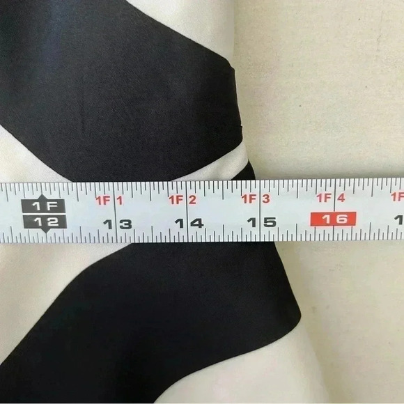 Ricki’s Blouse Sleeveless Peplum Halter  Neck Flowy Chevron Black White Size 0 - Picture 11 of 16